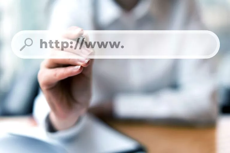 Cómo funciona el alojamiento de un sitio web